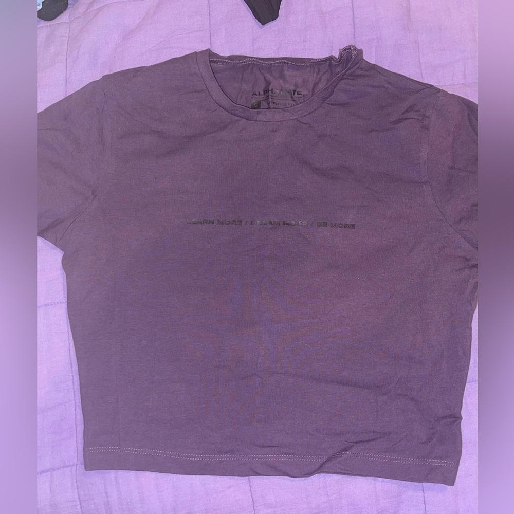Alphalete LBD fitted tee purple